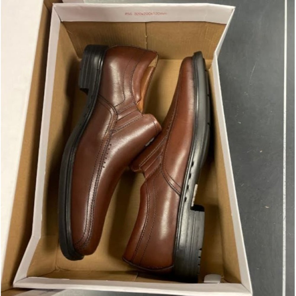 NIB Clarks UnSheridan Go Brown Leather Slip-on Loa - Picture 8 of 9